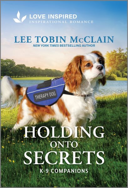 Cover art for Holding onto secrets / Lee Tobin McClain.